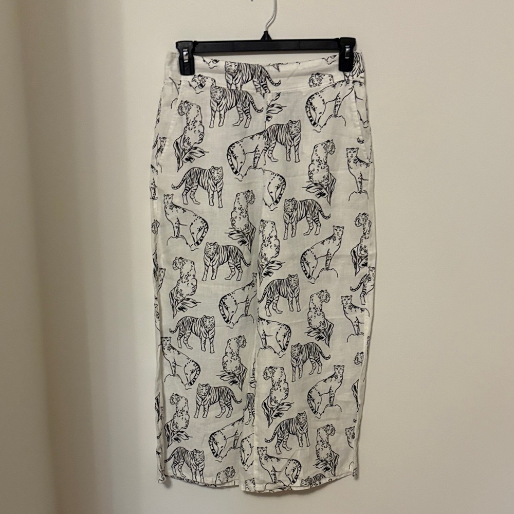 New Animal Print wide leg pants size medium pull on